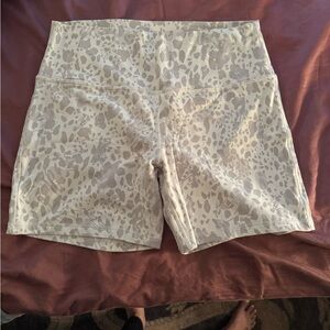 lululemon athletica High-Waist Animal-Print Bike Shorts - Light Gray & White